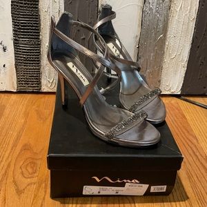 Nina pewter sparkle heels size 8